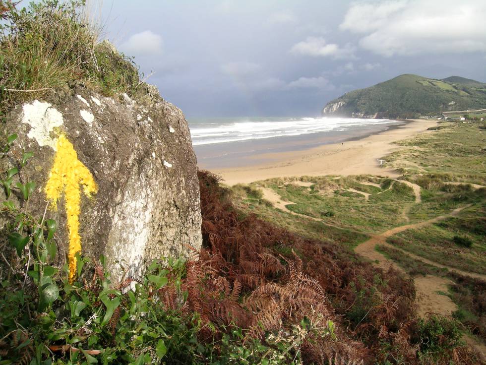 La playa de Berria, vista desde El Bruso