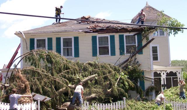 El estado en el que quedó la casa de las hermanas tras el tornado.