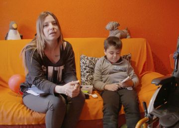 Una madre y su hijo con parálisis cerebral, a un paso de salvarse del desahucio Una madre y su hijo con parálisis cerebral, a un paso de salvarse del desahucio