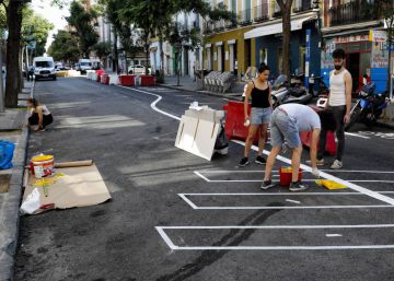 Un centenar de vecinos de Chamberí vuelve a manifestarse en contra de la peatonalización de Galileo Un centenar de vecinos de Chamberí vuelve a manifestarse en contra de la peatonalización de Galileo