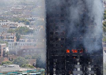 “Atiravam as crianças pela janela”: o desespero do incêndio em Londres “Atiravam as crianças pela janela”: o desespero do incêndio em Londres