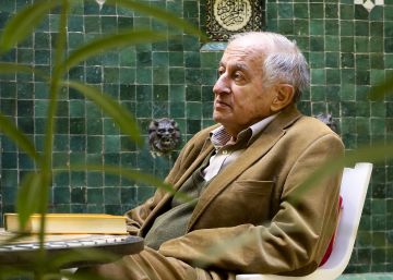 El escritor Juan Goytisolo en sucasa de Marraquech (Marruecos).(DVD 700)