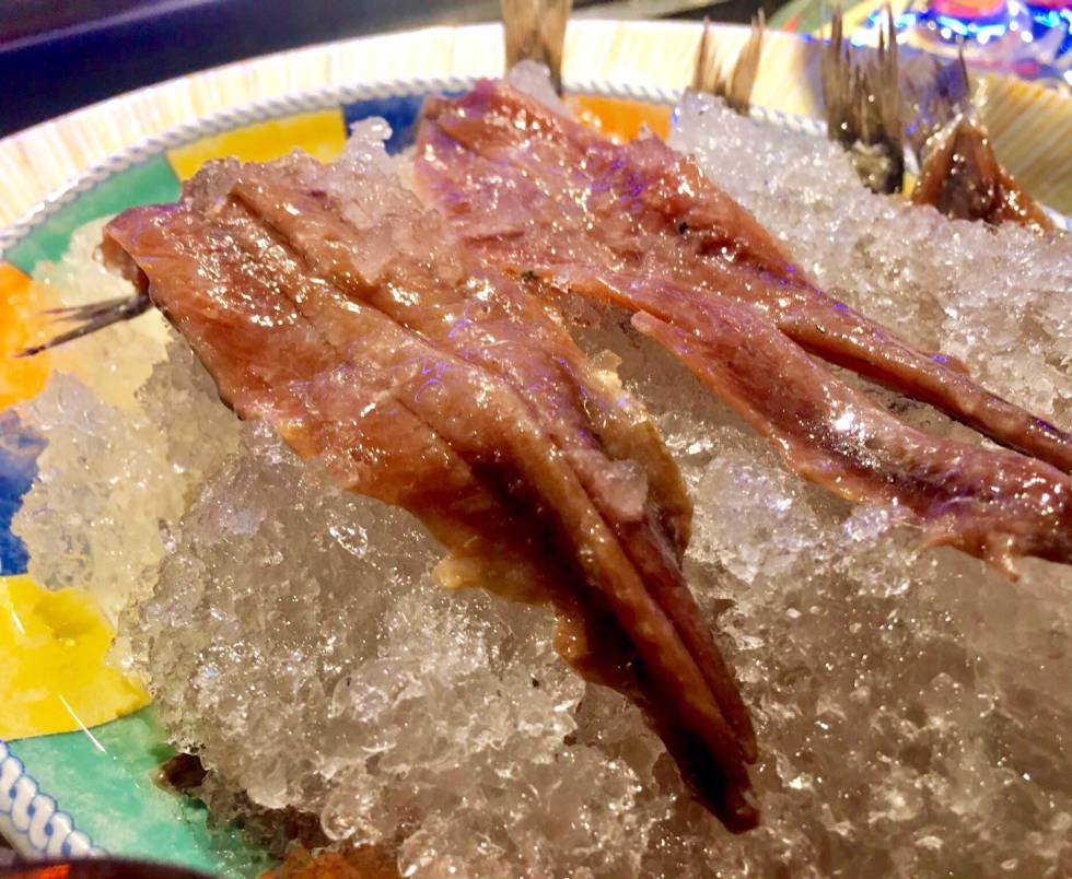 ASPECTO DE LAS ANCHOAS AL EXTRAERLAS DEL HIELO CAPEL