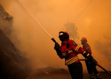 La lucha contra las llamas del incendio de Portugal La lucha contra las llamas del incendio de Portugal