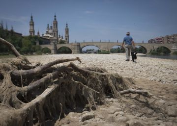 El Ebro bajo mínimos a su paso por Zaragoza El Ebro bajo mínimos a su paso por Zaragoza