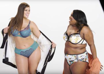 Ashley Graham dirige a cuatro mujeres en una sesión fotográfica Ashley Graham dirige a cuatro mujeres en una sesión fotográfica