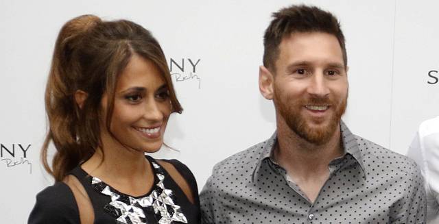 Leo Messi y Antonella Rozucco durante la inauguración de la tienda de la que es socia en Barcelona, el pasado mes de mayo.
