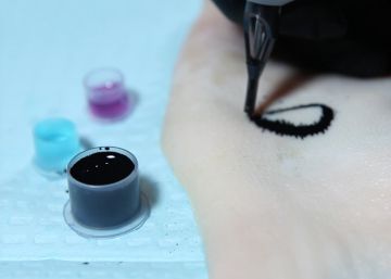 Así son los tatuajes inteligentes que cambian de color cuando sube el azúcar Así son los tatuajes inteligentes que cambian de color cuando sube el azúcar