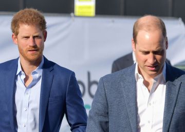 Los hijos y nietos de Diana visitan su renovada tumba Los hijos y nietos de Diana visitan su renovada tumba