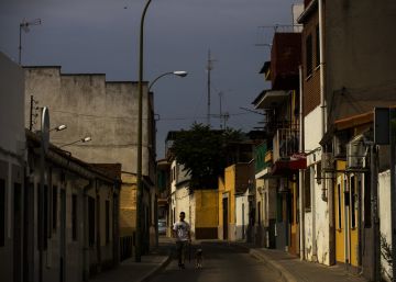 Chalés y chabolas, puerta con puerta