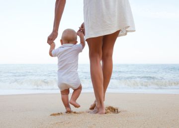 Cómo ayudar a nuestro hijo en sus primeros pasos Cómo ayudar a nuestro hijo en sus primeros pasos