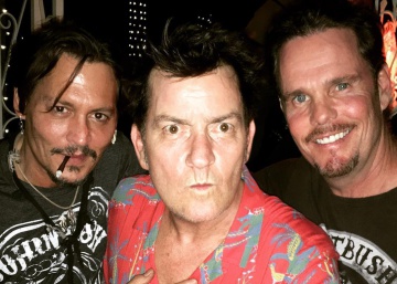 Johnny Depp, Charlie Sheen y Kevin Dillon, así son 30 años después Johnny Depp, Charlie Sheen y Kevin Dillon, así son 30 años después