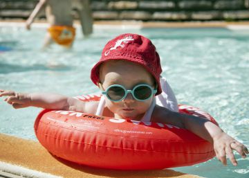 Seis productos para los primeros baños del bebé en la piscina Seis productos para los primeros baños del bebé en la piscina