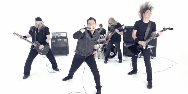 Estreno: el heavy metal no ha muerto gracias a Anaka