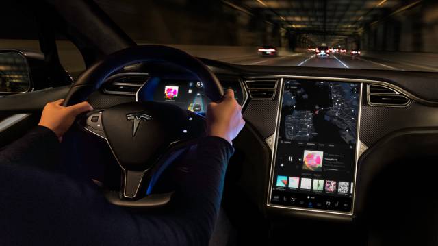 El coche autónomo y el tren Hyperloop, el futuro del transporte terrestre