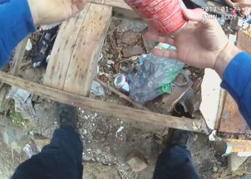 Un policía de Baltimore se graba a sí mismo por error escondiendo droga Un policía de Baltimore se graba a sí mismo por error escondiendo droga