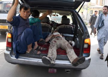 El atentado suicida de Kabul, en imágenes El atentado suicida de Kabul, en imágenes