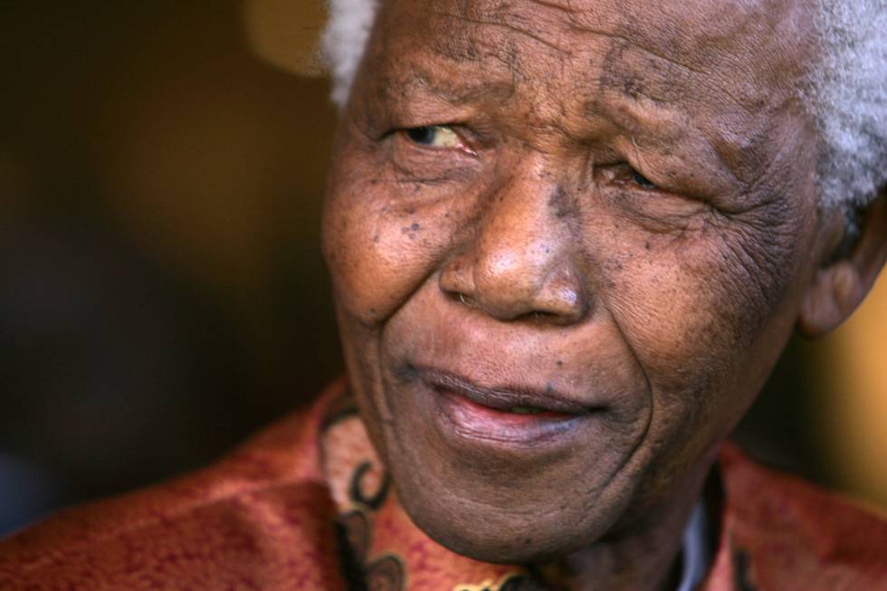 La viuda de Mandela consigue frenar un libro sobre los últimos días del premio Nobel