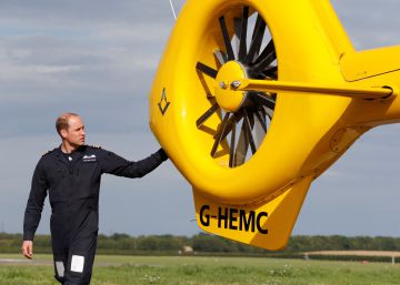Guillermo de Inglaterra deja de ser piloto para ser príncipe Guillermo de Inglaterra deja de ser piloto para ser príncipe
