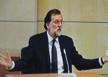Podía, por ejemplo, haber dimitido Podía, por ejemplo, haber dimitido