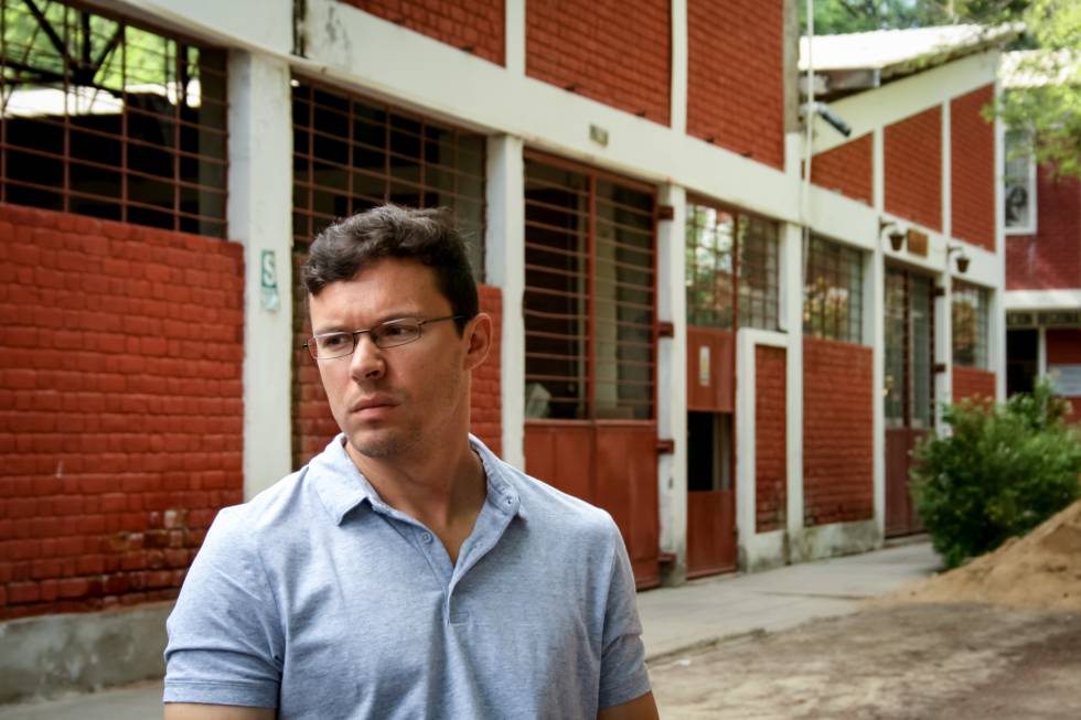 A Jesús Baena su vocación por el trabajo humanitario le viene de su pasado militar.