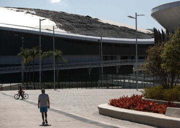 Un incendio consume parte del velódromo olímpico de Río de Janeiro Un incendio consume parte del velódromo olímpico de Río de Janeiro