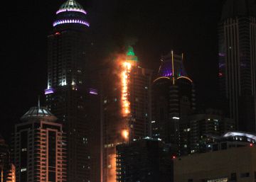 El incendio de la Torre Antorcha de Dubái, en imágenes El incendio de la Torre Antorcha de Dubái, en imágenes
