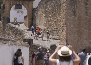 Los turistas son los otros Los turistas son los otros