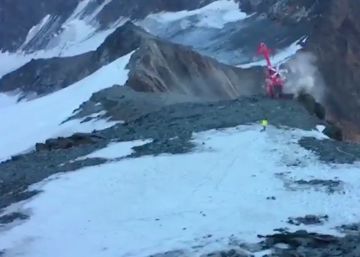 Un helicóptero de rescate se estrella en una montaña austriaca Un helicóptero de rescate se estrella en una montaña austriaca