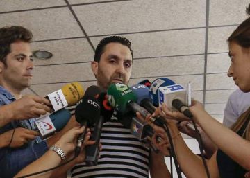 Las noticias en la democracia
del espectador Las noticias en la democracia
del espectador