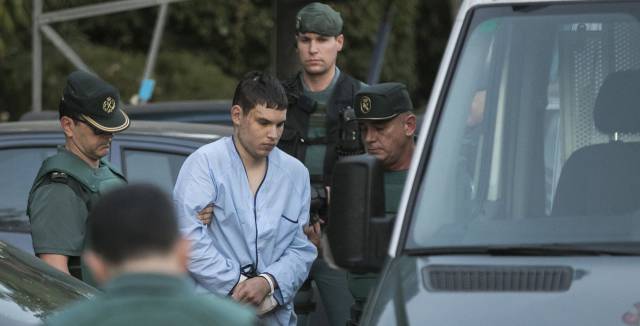 Mohamed Houli Chemlal, a su salida de la Comandancia de la Guardia Civil.