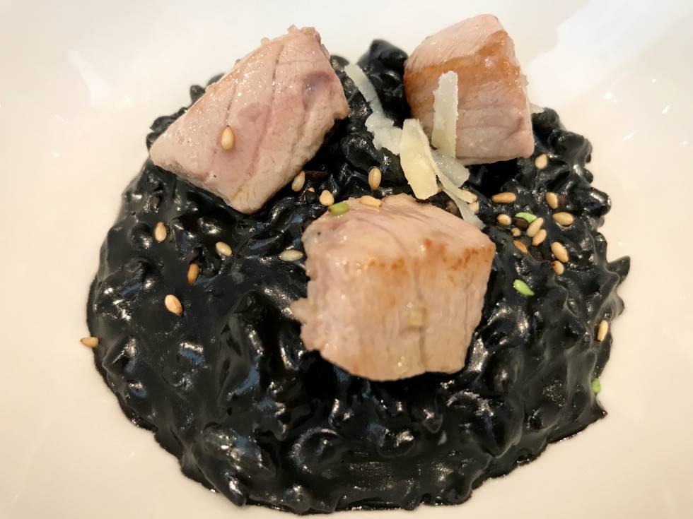 ARROZ NEGRO CON ATÚN CAPEL