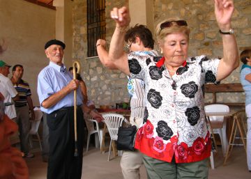 Fuimos a las fiestas de un pueblo inundado por un pantano