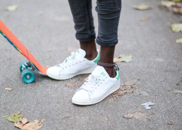 Siete zapatillas blancas legendarias que puedes comprar hoy