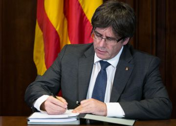 Los separatistas imponen su referéndum en el Parlament Los separatistas imponen su referéndum en el Parlament