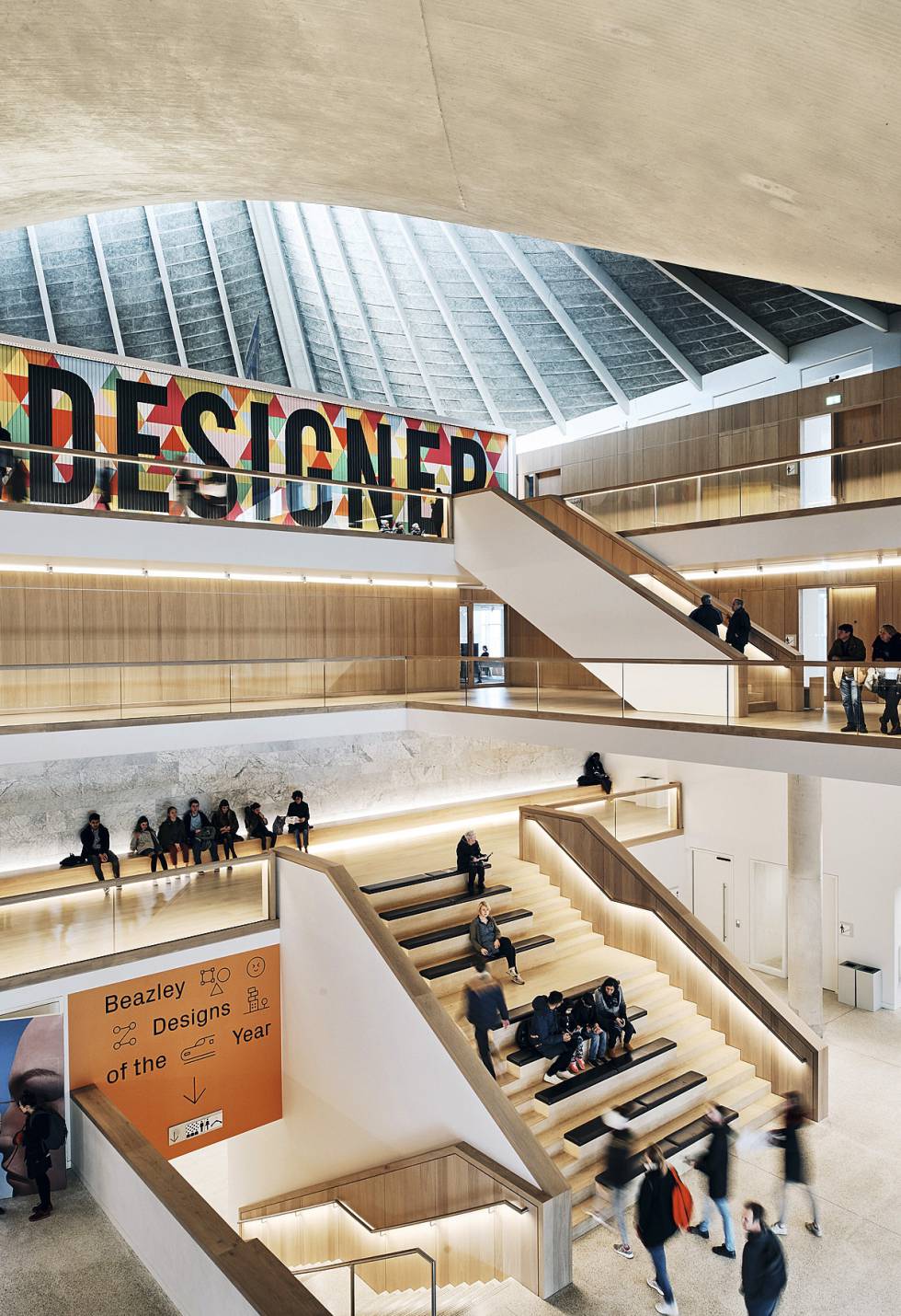 El edificio: una construcción de los años sesenta cuyo interior ha sido reformado por el arquitecto John Pawson.