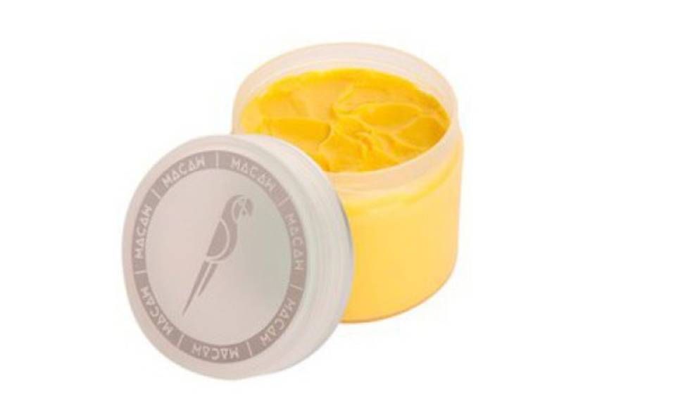Pincha en la imagen para ver nuestra selección de diez cosméticos unisex.