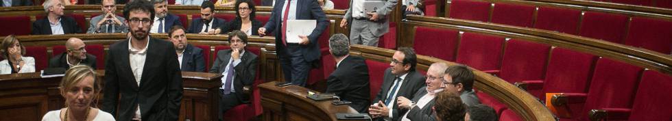 Catalanes: ¡Ya no tenemos Gobierno!