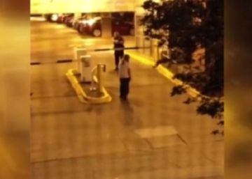 Un policía dispara a un estudiante armado en una universidad de EE UU Un policía dispara a un estudiante armado en una universidad de EE UU