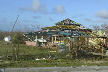 Una vivienda dañada en Barbuda tras el paso del huracán Irma.