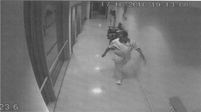 Joan Vila en una imagen de una cámara de seguridad.