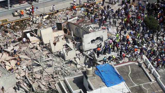 Vista aérea de unas tareas de rescate en Ciudad de México.