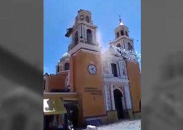 Terremoto en México: así fue la caída de las cúpulas de la iglesia de Cholula Terremoto en México: así fue la caída de las cúpulas de la iglesia de Cholula