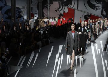 Prada deslumbra y reafirma su liderazgo creativo en Milán