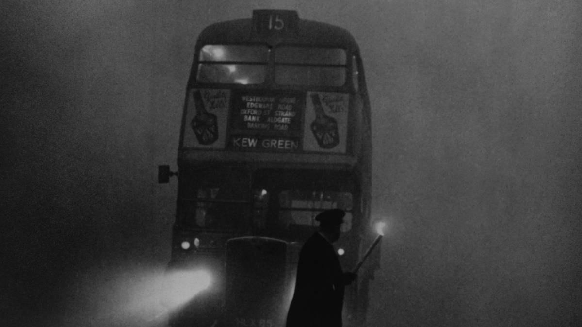 Londres durante la Gran Niebla de 1952.