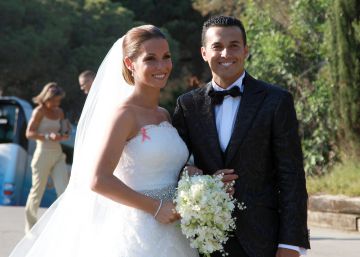 Fotografían a Pedro, exfutbolista del Barça, besando a una mujer y su esposa confirma el divorcio Fotografían a Pedro, exfutbolista del Barça, besando a una mujer y su esposa confirma el divorcio