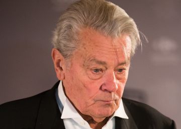 Alain Delon, operado de urgencia del corazón