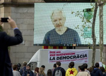 La “muy grave represión” de España en Cataluña y otras siete mentiras de Assange