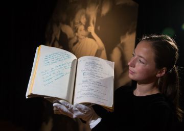 Roteiro que Audrey Hepburn usou em ‘Bonequinha de Luxo’ é vendido por 2,7 milhões de reais