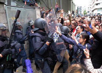Els hotelers de Múrcia regalen caps de setmana a 210 agents desplaçats a Catalunya
